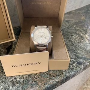 Burberry unisex brand new watch